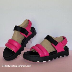 SOREL Viibe Slingback Quilted Leather Sport Sandal- Fuchsia Fizz, Black. Size 9⭐